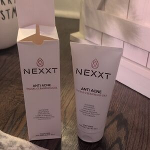 Nexxt Anti Acne Facial Cleansing Gel - White Brand New Seala